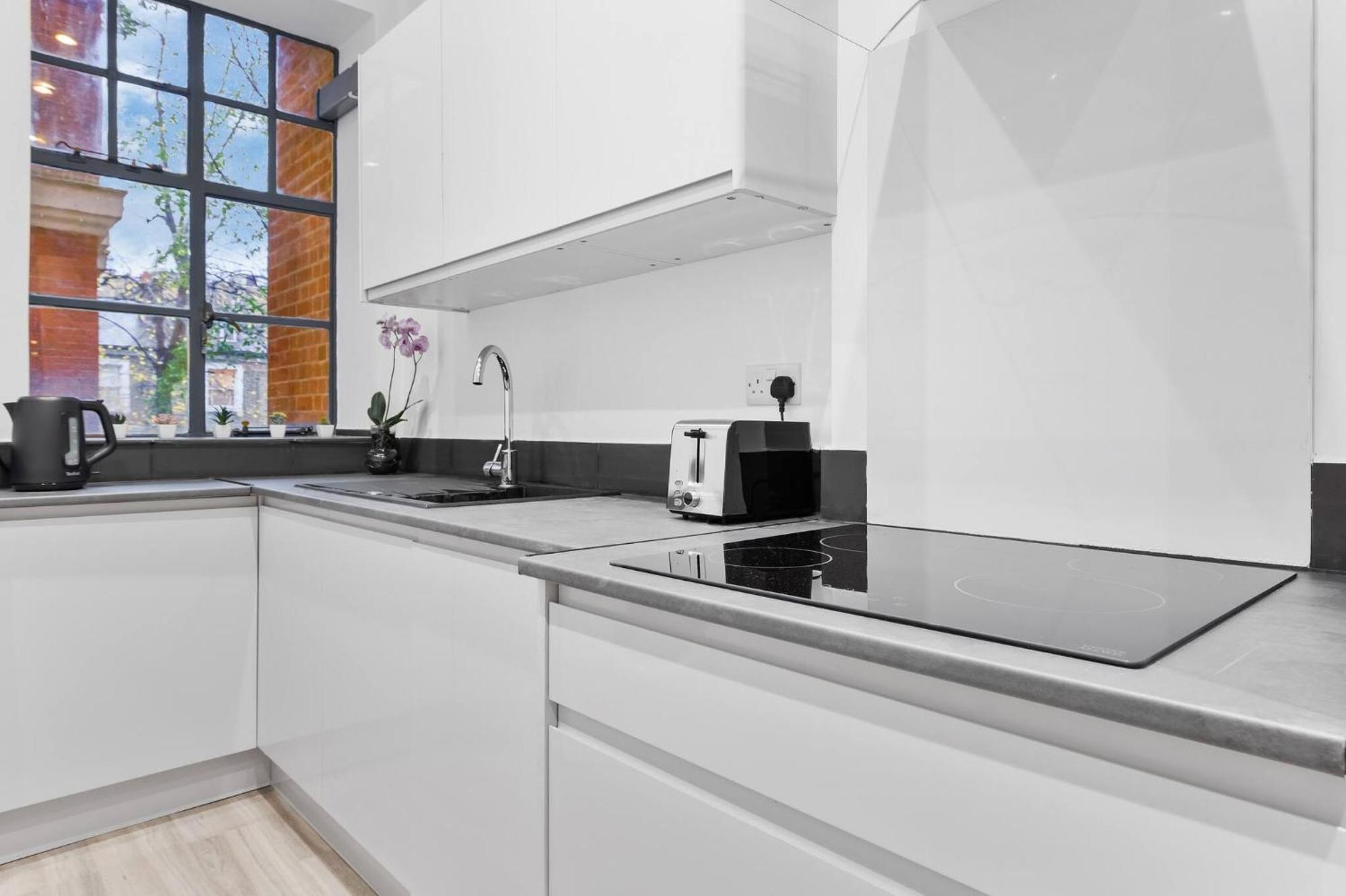 Luxury Serviced In Central * Londra