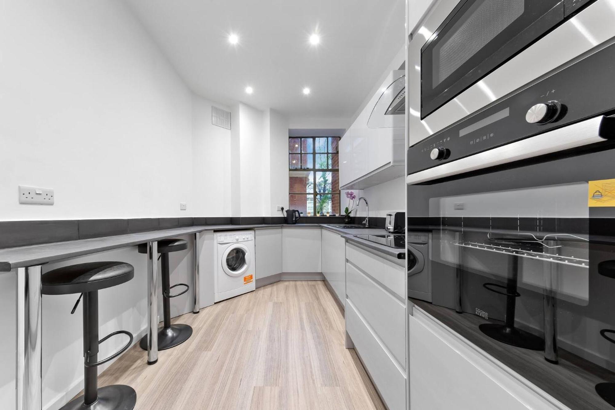Luxury Serviced In Central * Londra