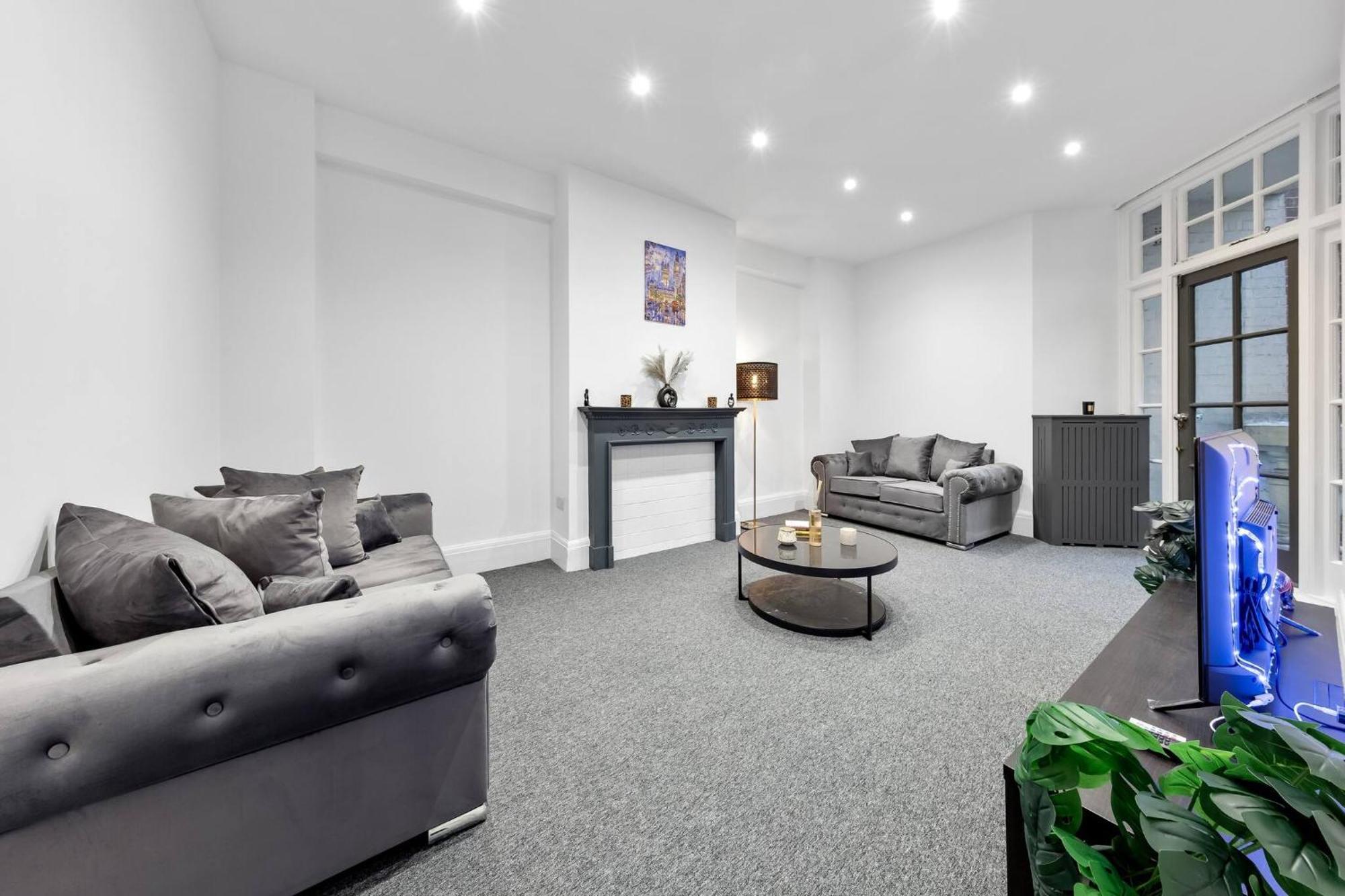 Luxury Serviced In Central * London